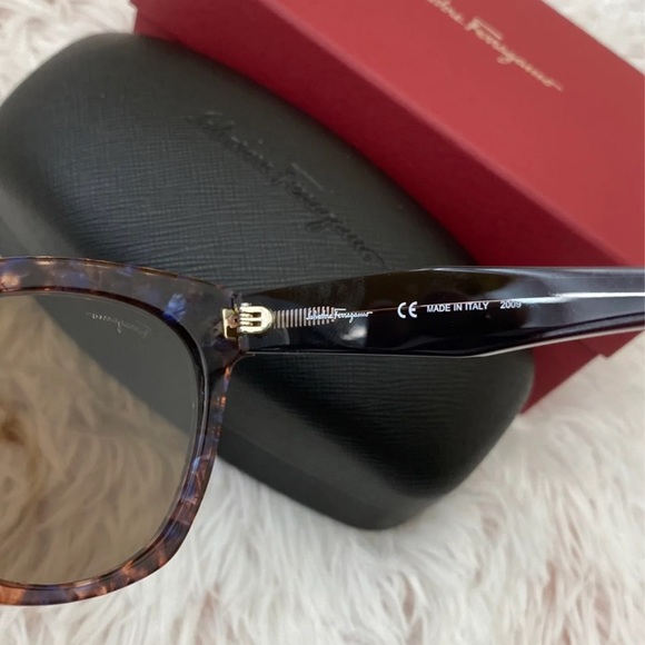 New Salvatore Ferragamo Havana 54mm Sunglasses - Picture 5 of 6
